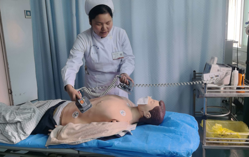 以赛促学强技能，守护生命显担当——我院护理技术大比武（心肺复苏+电除颤专场）圆满落幕