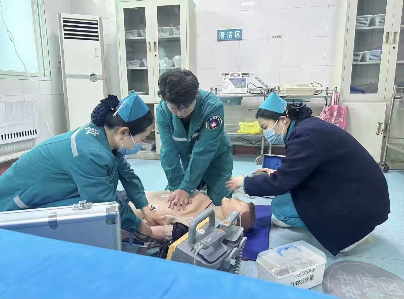 遇到心搏骤停者，你会心肺复苏和使用AED吗？