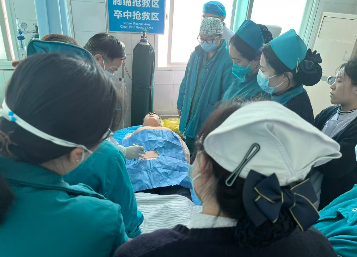 image.png 洛阳思亲医院急诊科开展急救技能系列培训 夯实应急救治基本功
