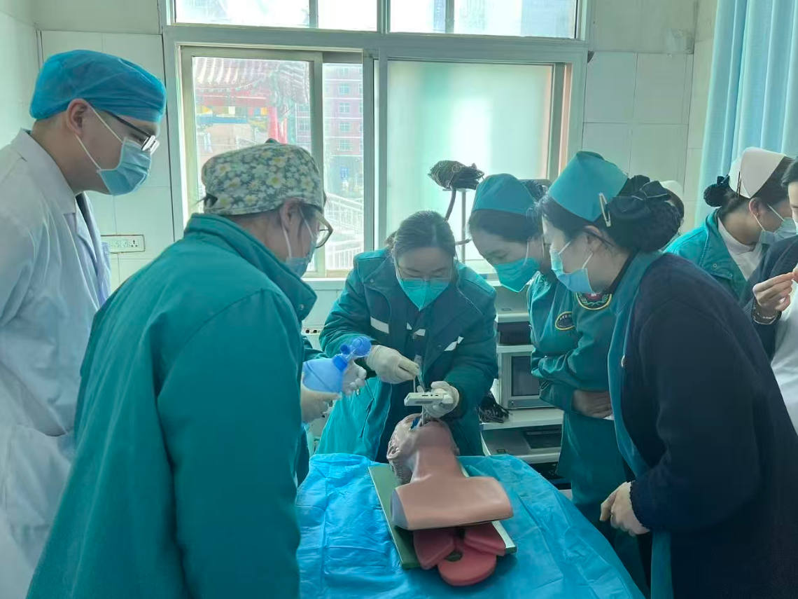 image.png 洛阳思亲医院急诊科开展急救技能系列培训 夯实应急救治基本功