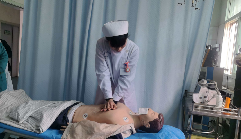 以赛促学强技能，守护生命显担当——我院护理技术大比武（心肺复苏+电除颤专场）圆满落幕