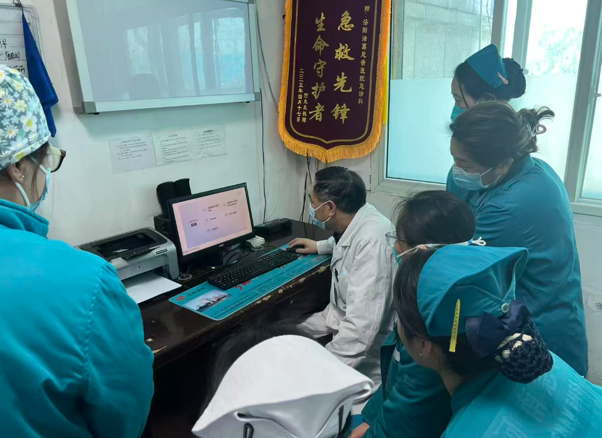 image.png 洛阳思亲医院急诊科开展急救技能系列培训 夯实应急救治基本功