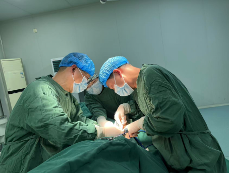 腹腔镜手术：小孔如何解决大问题？普外科医生为你揭秘