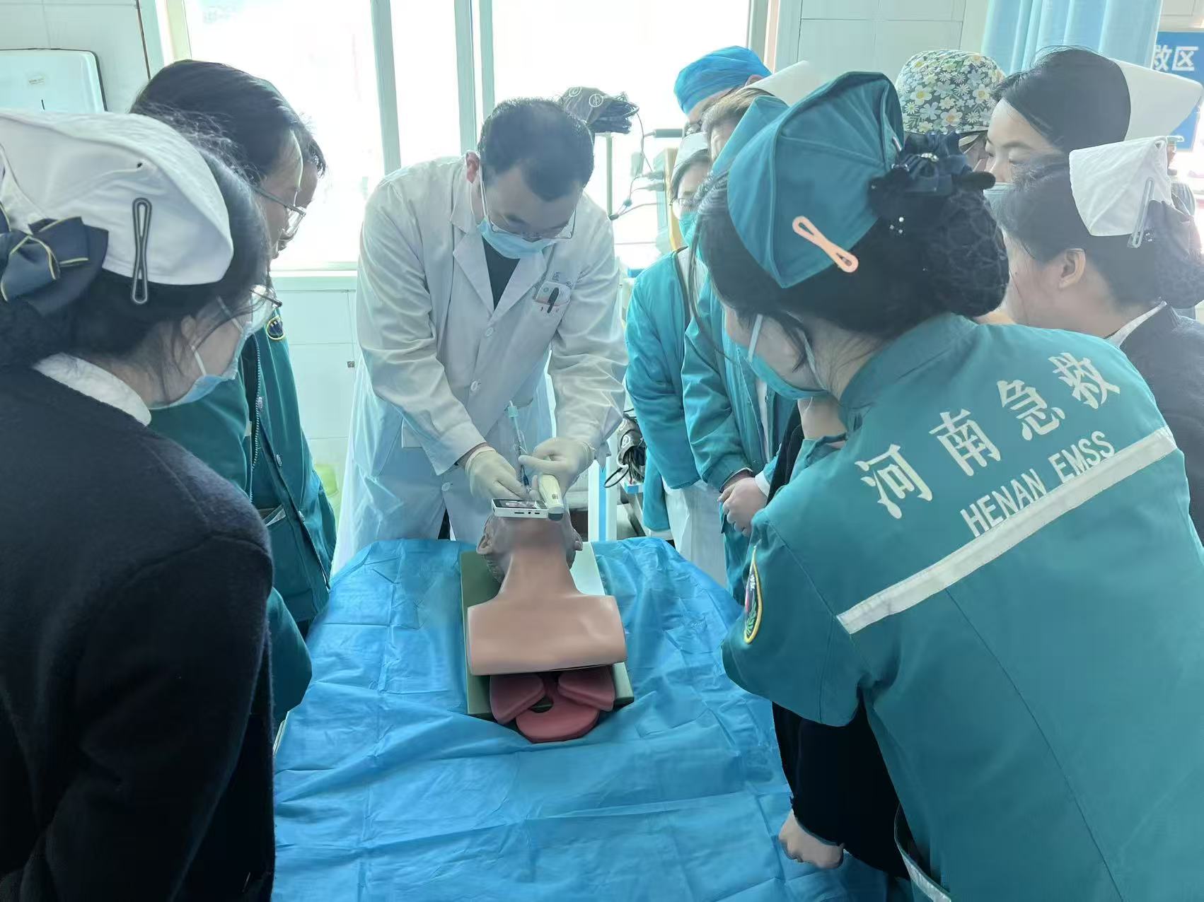 洛阳思亲医院：以学赋能急诊一线，罗耀刚主任系统讲解常见急症及规范处理，夯实急救基本功。