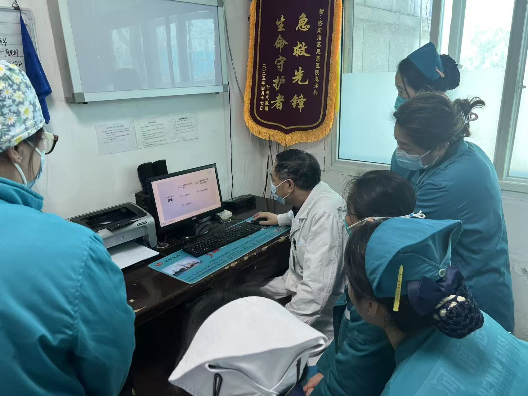 洛阳思亲医院：以学促练，以练赋能。李军主任开展紧急胸腔穿刺术教学，理论结合实操