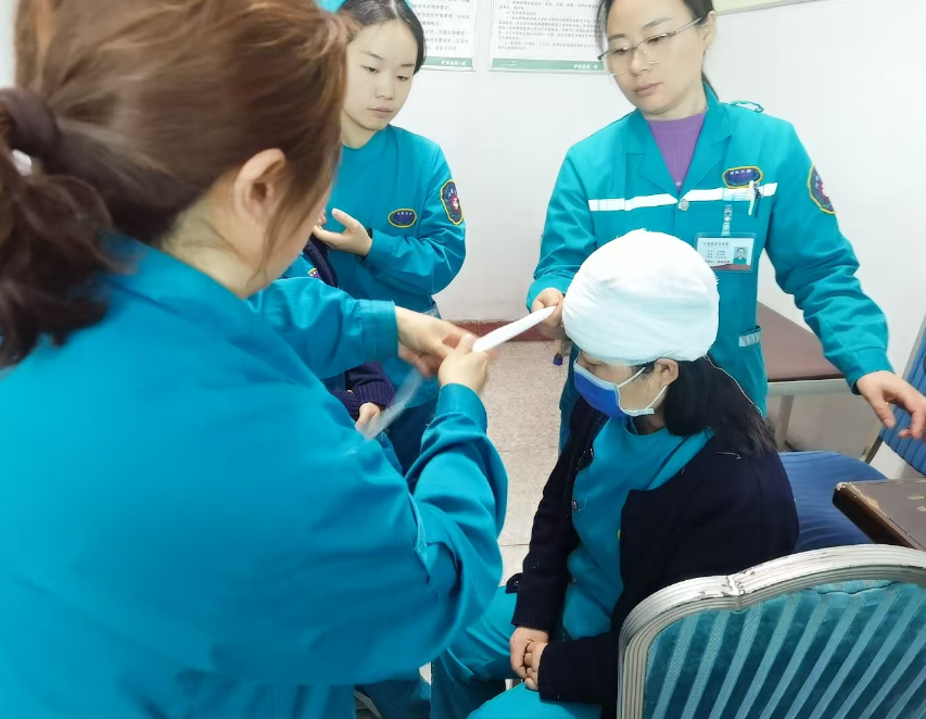 练“救”真本领，筑牢生命防线｜我院开展急救包扎技能培训