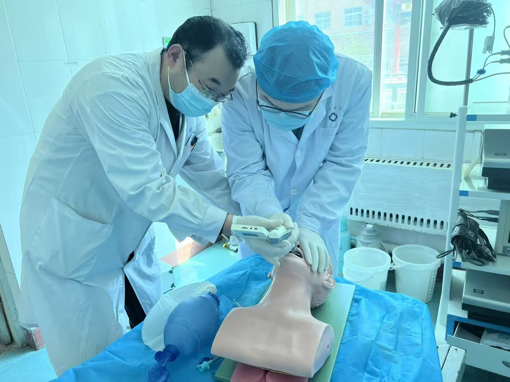 洛阳思亲医院：以学赋能急诊一线，罗耀刚主任系统讲解常见急症及规范处理，夯实急救基本功。