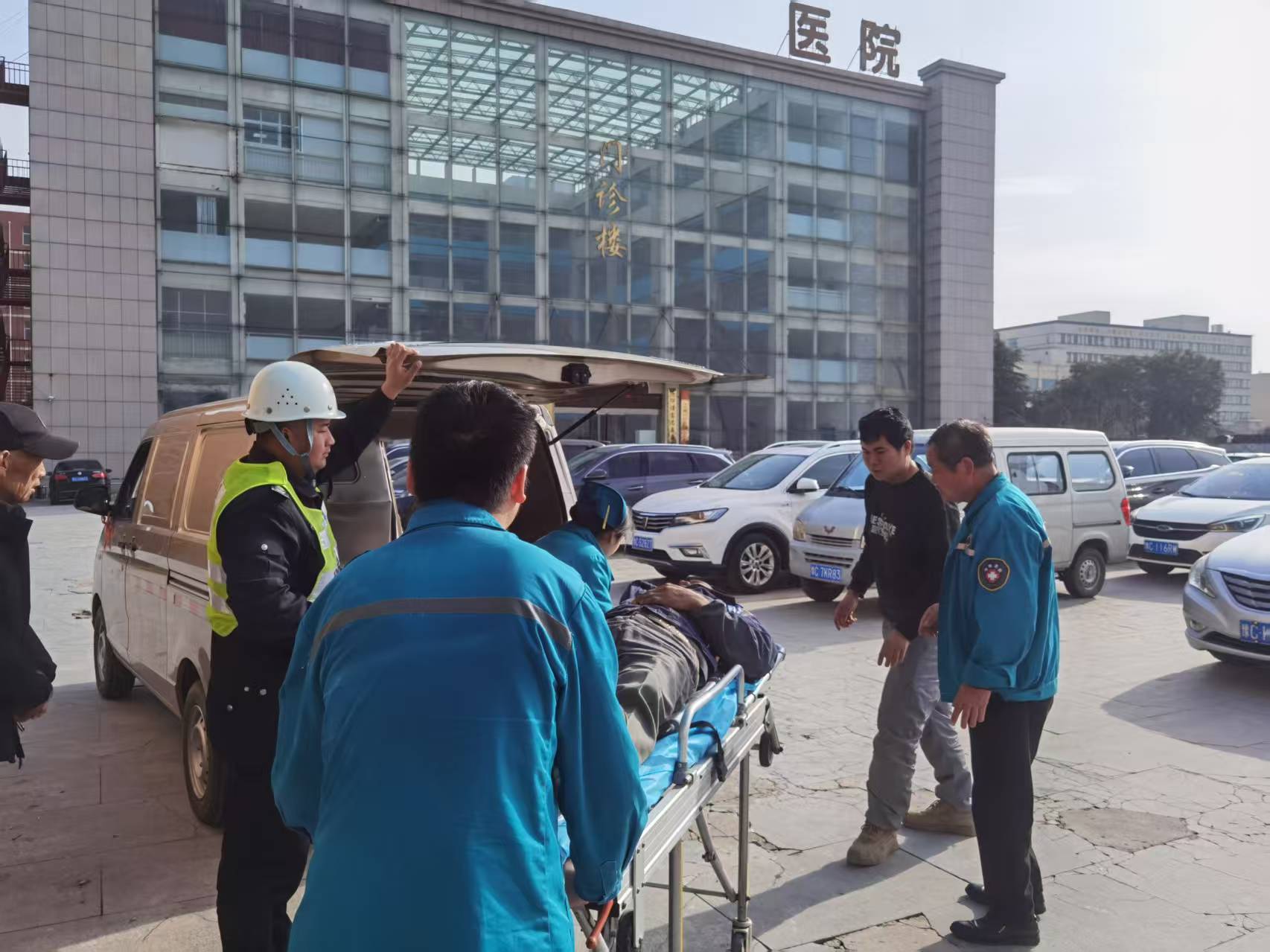 思亲医院：争分夺秒急诊门诊接诊中，细致诊疗、暖心守护，为闽大秦患者的健康保驾护航。