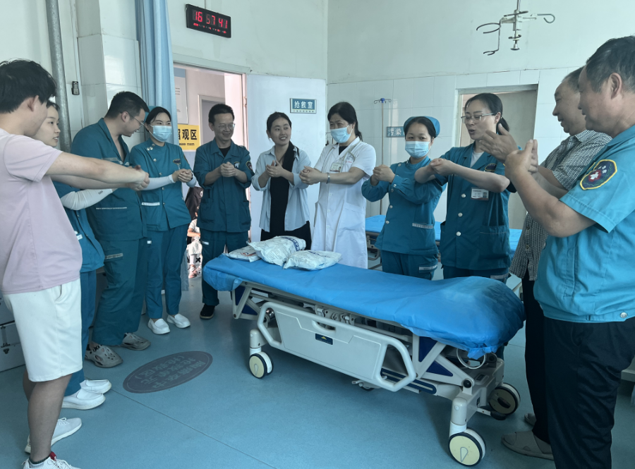 强基础、练硬功、保急诊-急诊科医护司学习理论知识及培训实践操作后集体考试