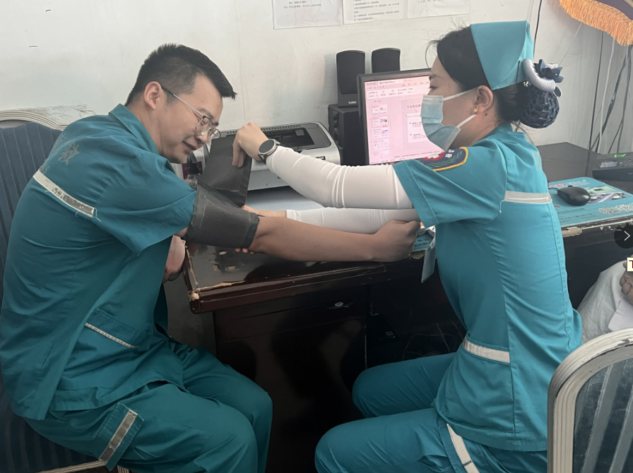 强基础、练硬功、保急诊-急诊科医护司学习理论知识及培训实践操作后集体考试