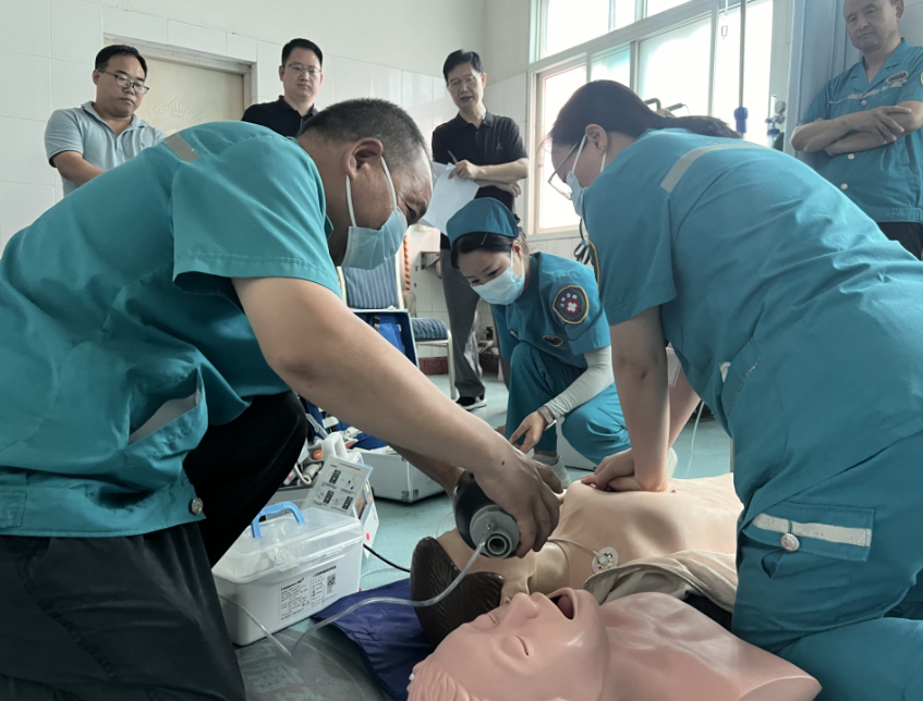 洛阳思亲医院组织心脏骤停急救专项考核